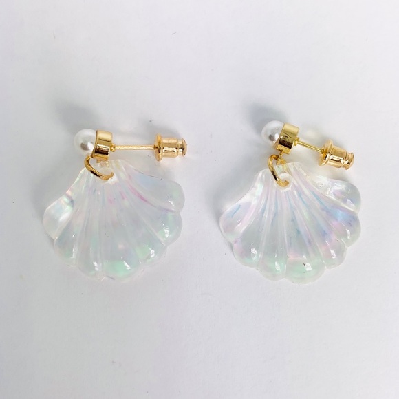 ❤️HP❤️New! Holographic Shell Dangle Pearl Earrings - Picture 2 of 3